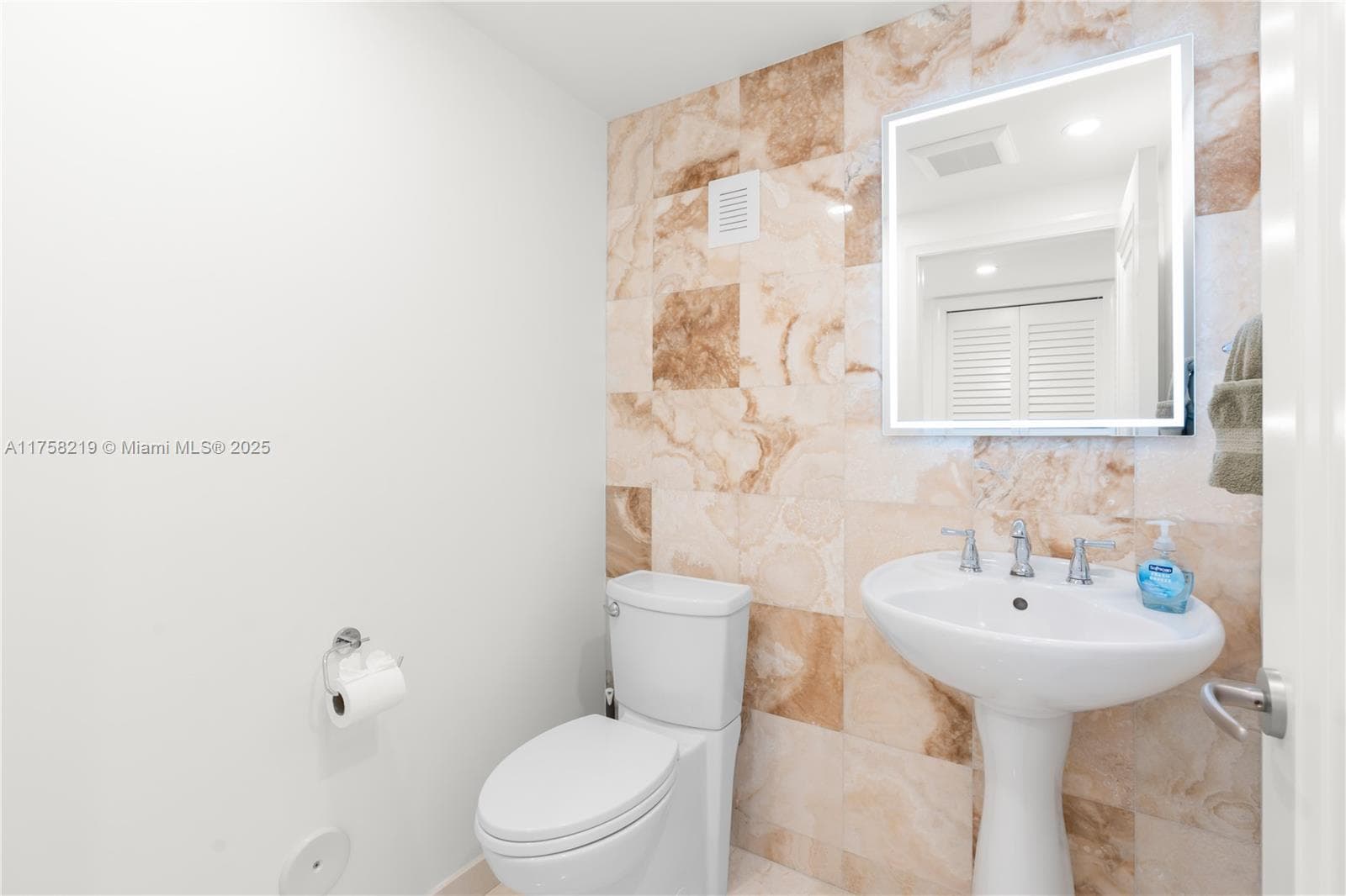 1807 N Fort Lauderdale Beach Blvd photo 13