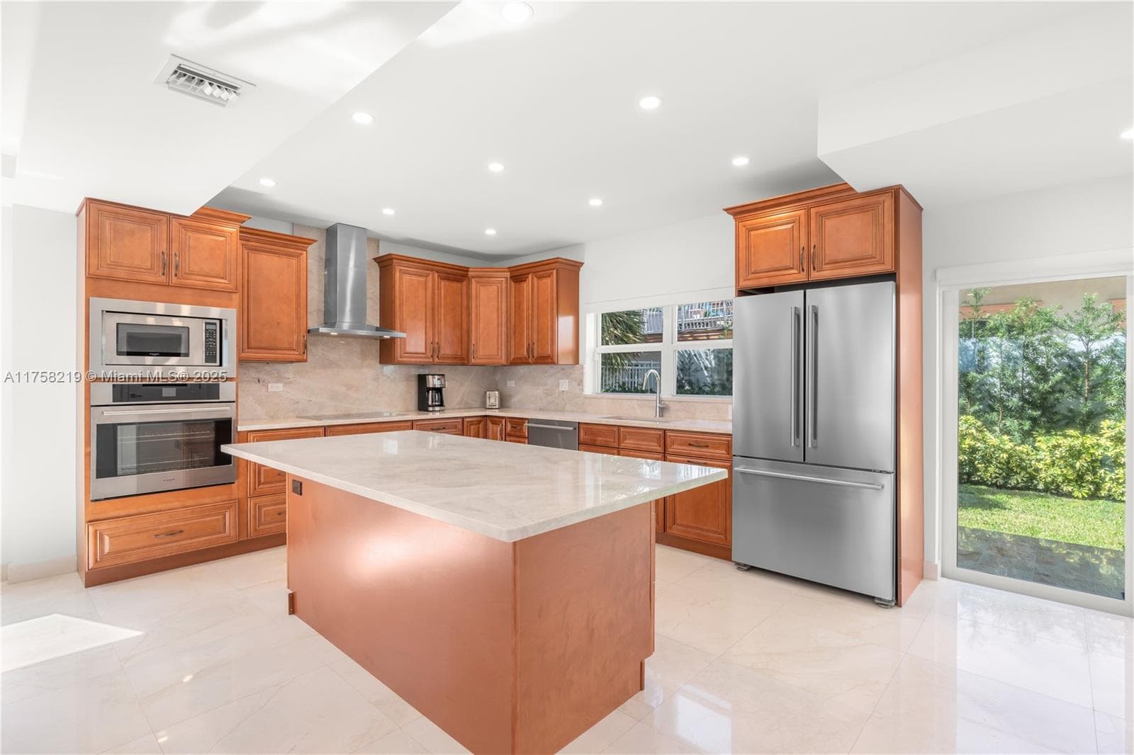 1807 N Fort Lauderdale Beach Blvd photo 17