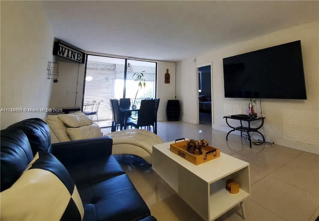 Somerset Condo · #209 in Lauderdale Lakes - Photo 5