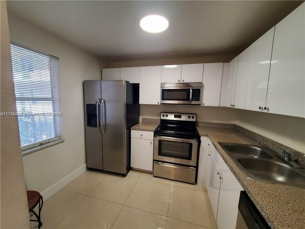 Somerset Condo · #209 in Lauderdale Lakes - Photo 4