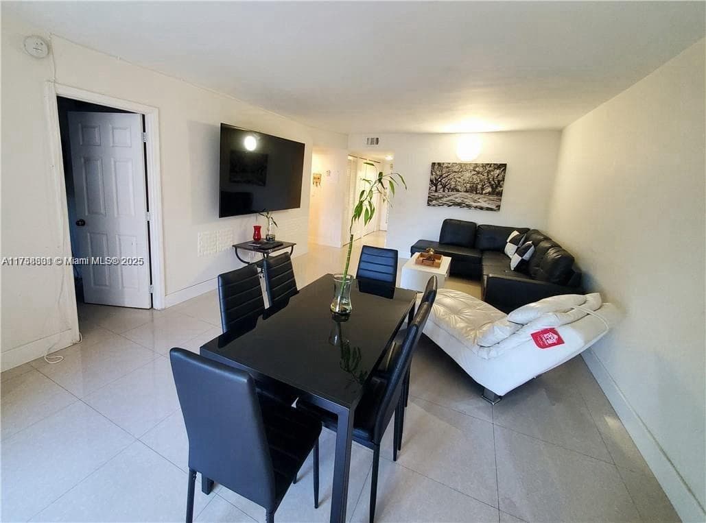 Somerset Condo · #209 in Lauderdale Lakes - Photo 8
