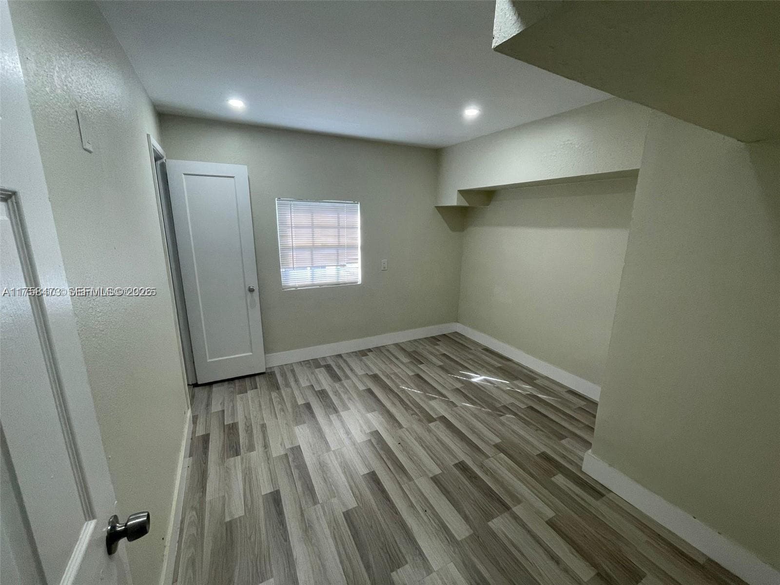 4896 SW 28th Ter photo 2