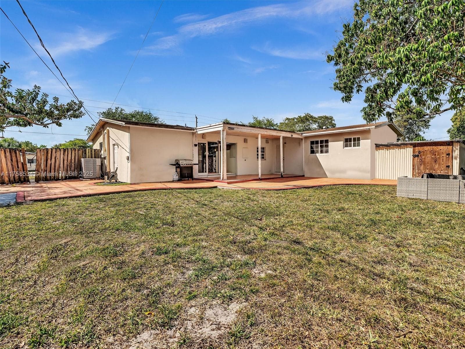 4401 Johnson St photo 30