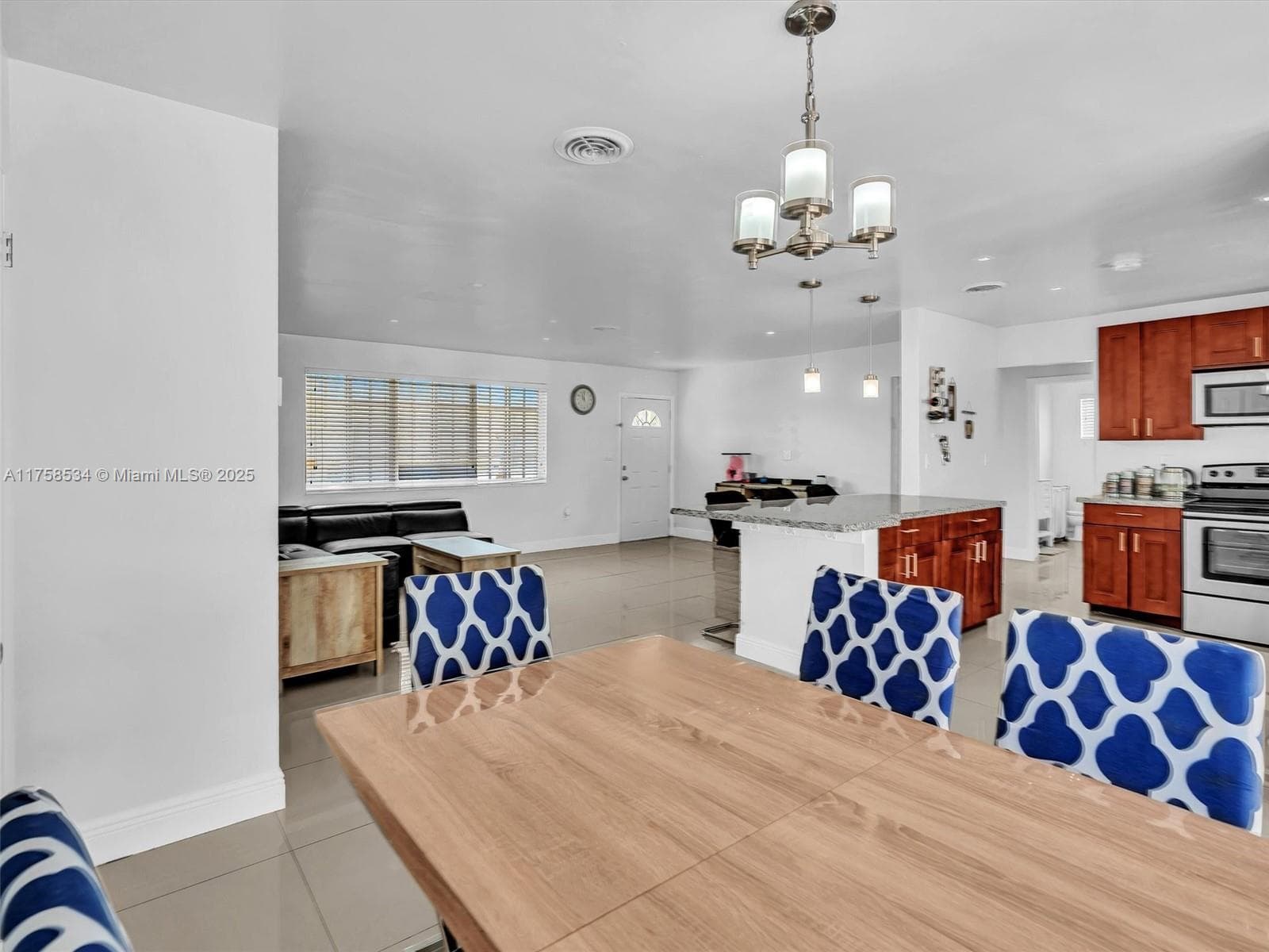 4401 Johnson St photo 14