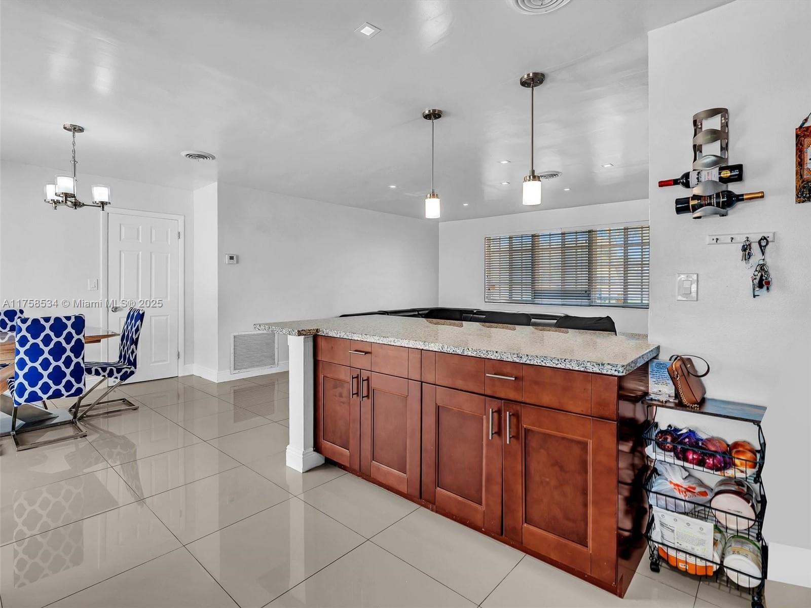 4401 Johnson St photo 18
