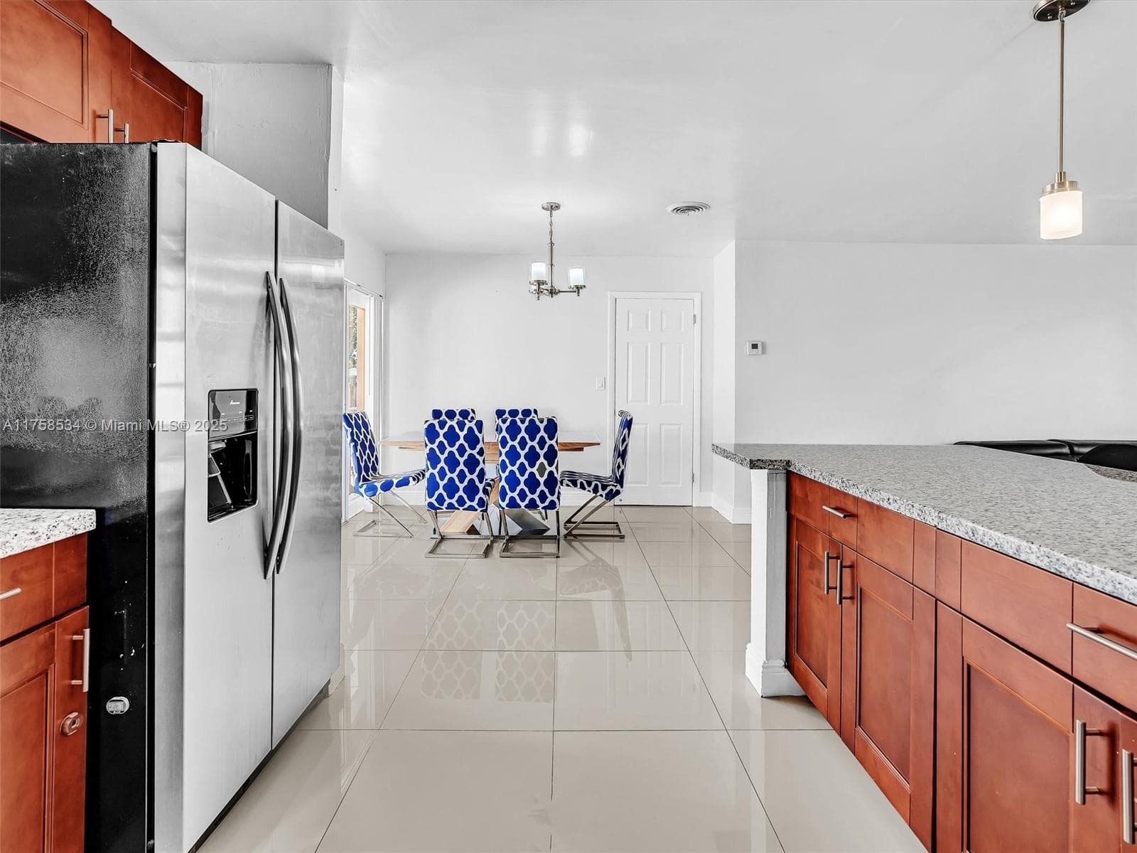 4401 Johnson St photo 19