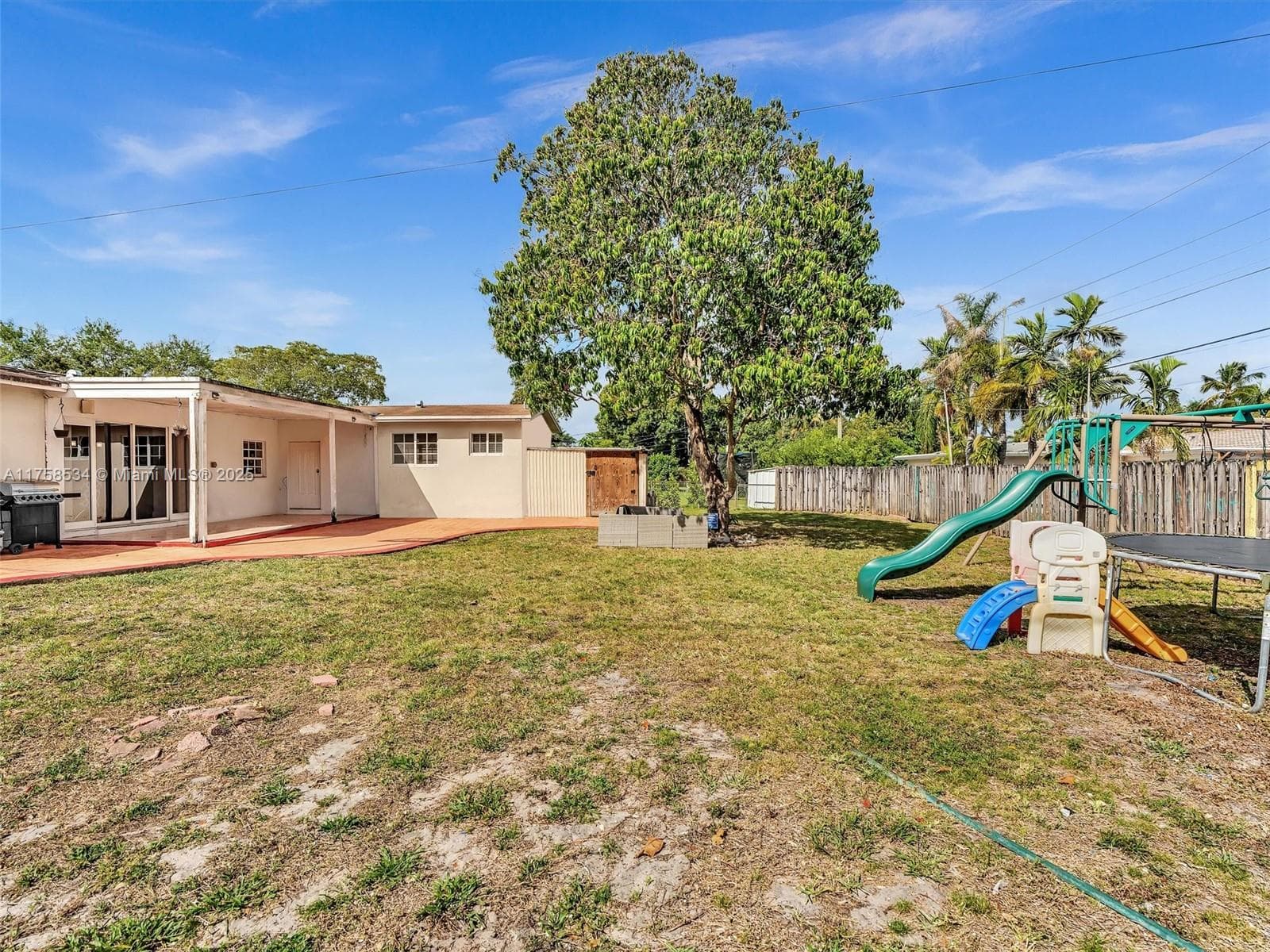4401 Johnson St photo 25
