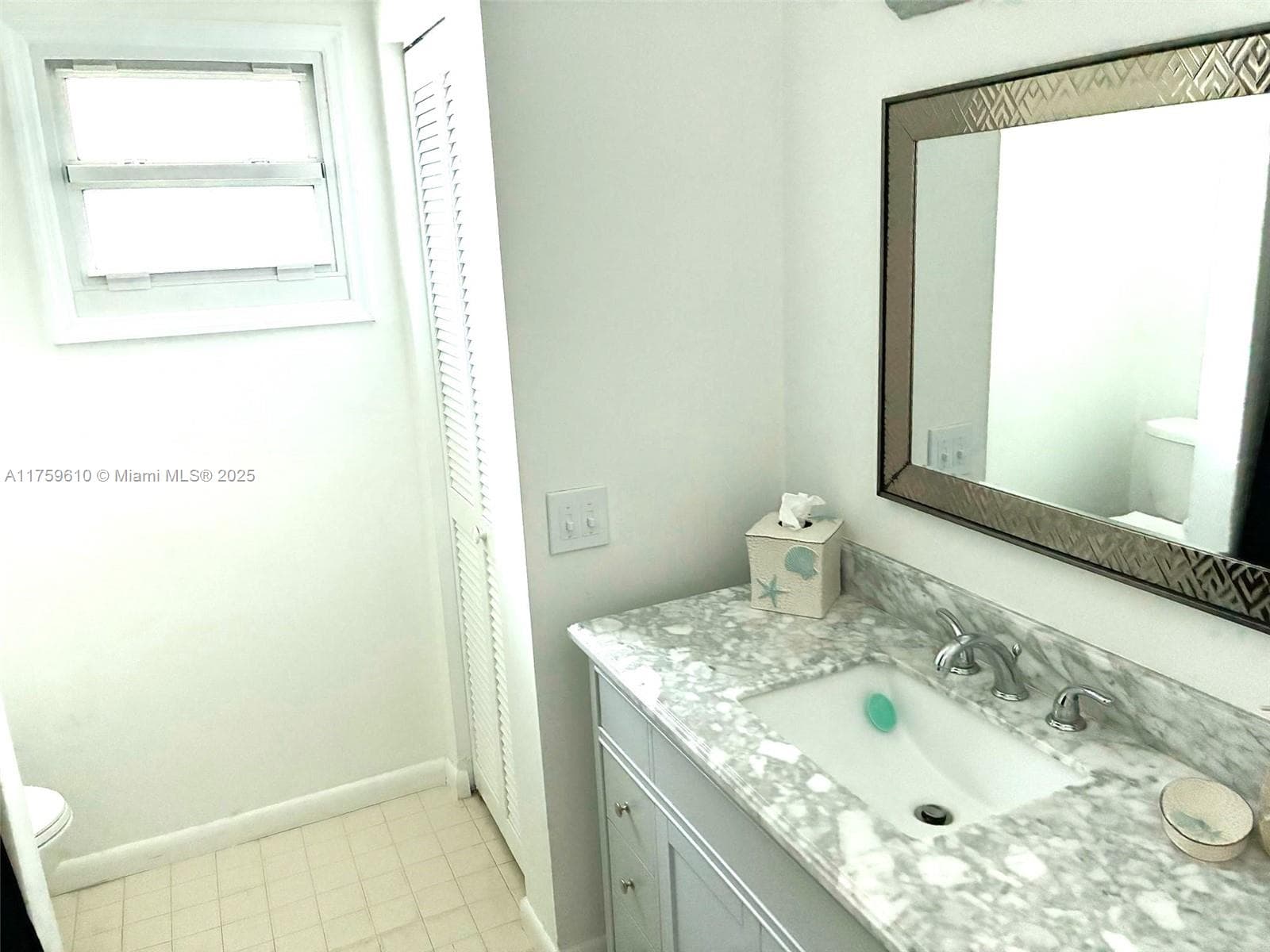 4541 SW 28th Ter photo 7