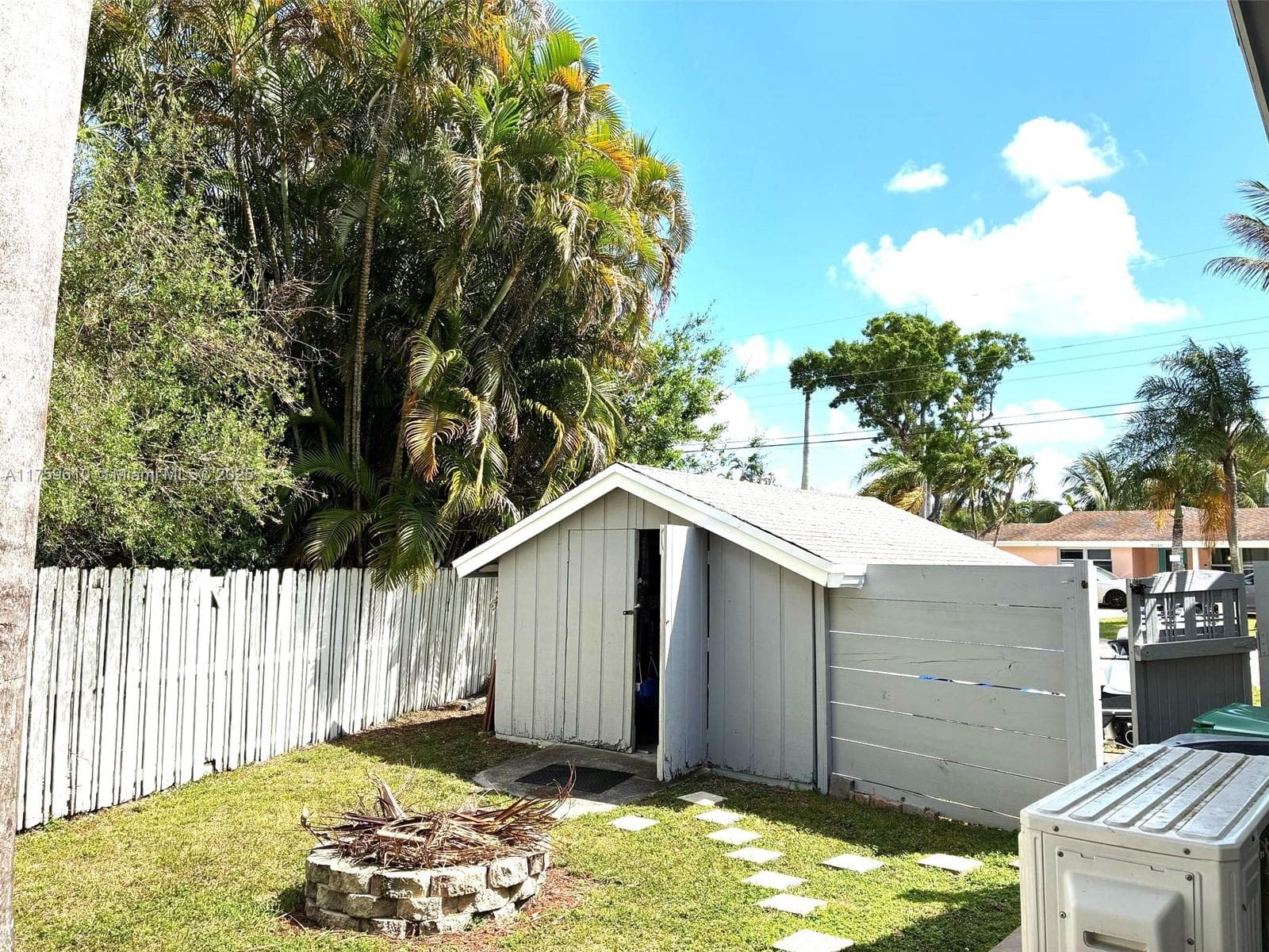 4541 SW 28th Ter photo 9