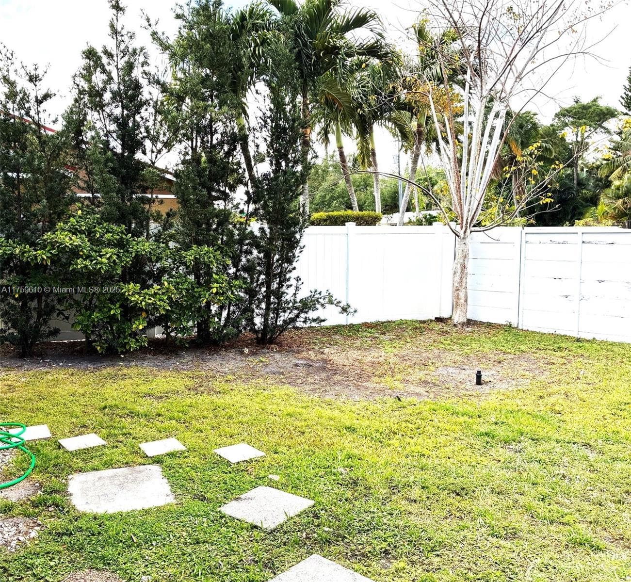4541 SW 28th Ter photo 11