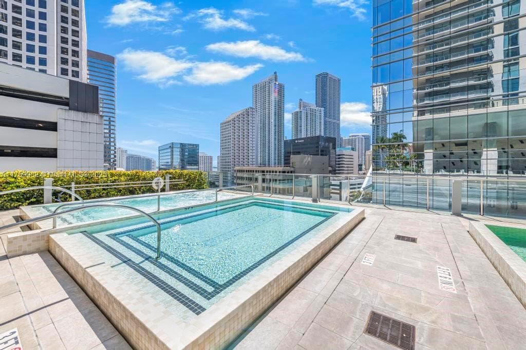 Reach Brickell City Centre · #1710 in Miami - Photo 27
