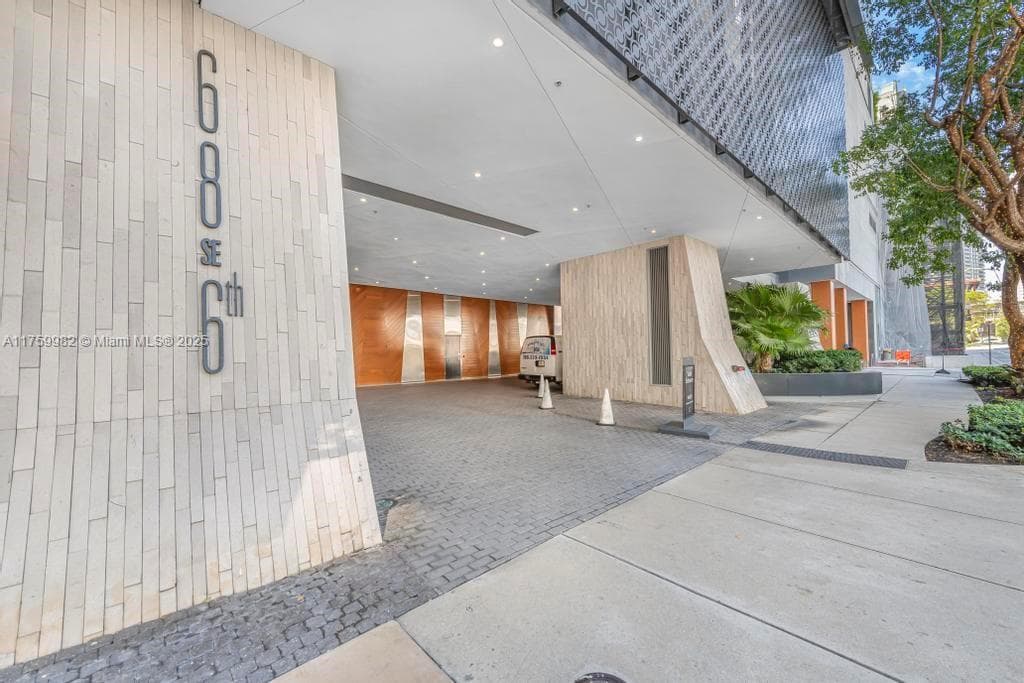 Reach Brickell City Centre · #1710 in Miami - Photo 2