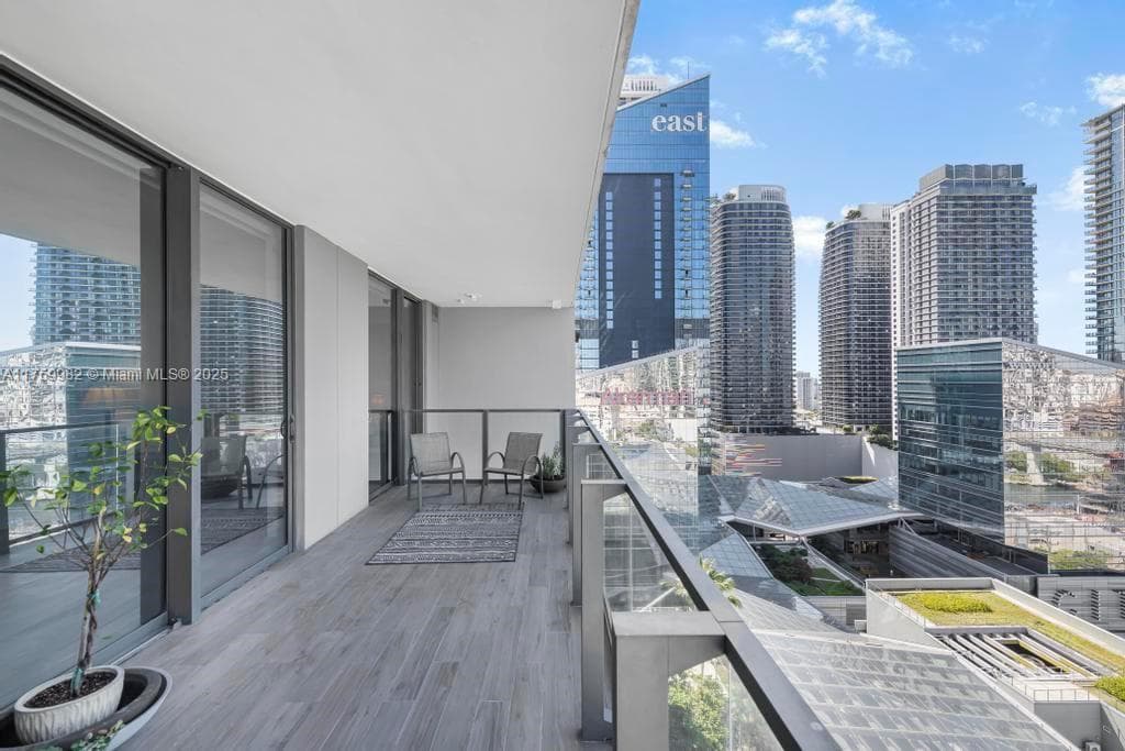 Reach Brickell City Centre · #1710 in Miami - Photo 24
