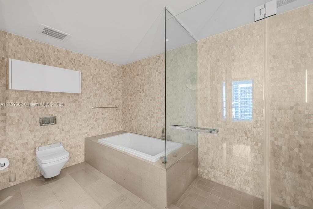 Reach Brickell City Centre · #1710 in Miami - Photo 19