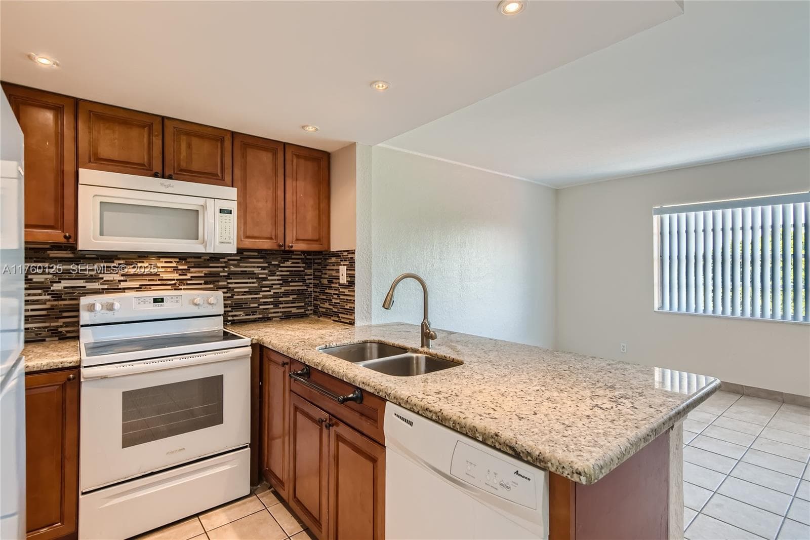 PLUNKETT CONDO APTS · #406 in Hollywood - Photo 2