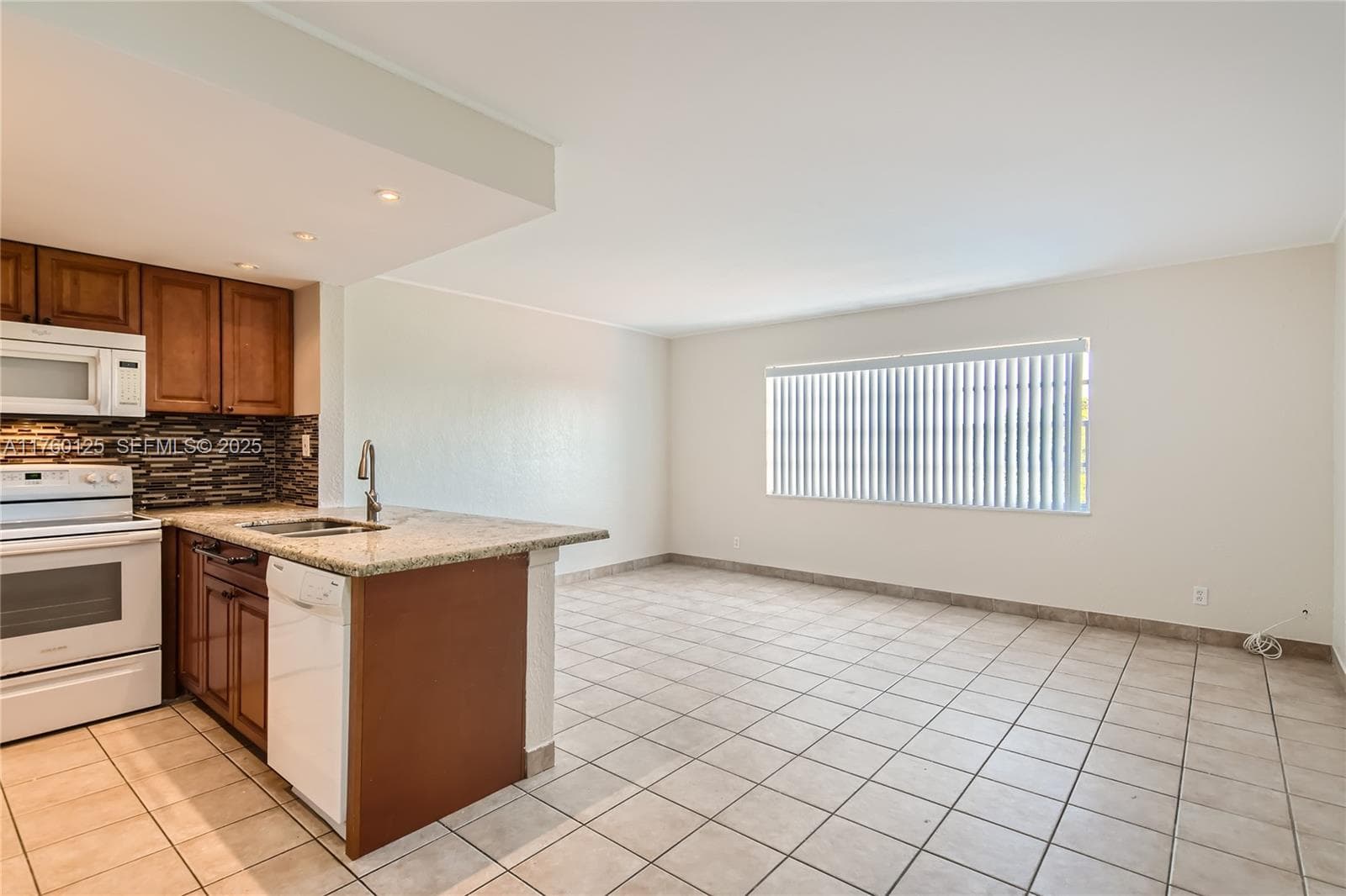 PLUNKETT CONDO APTS · #406 in Hollywood - Photo 4