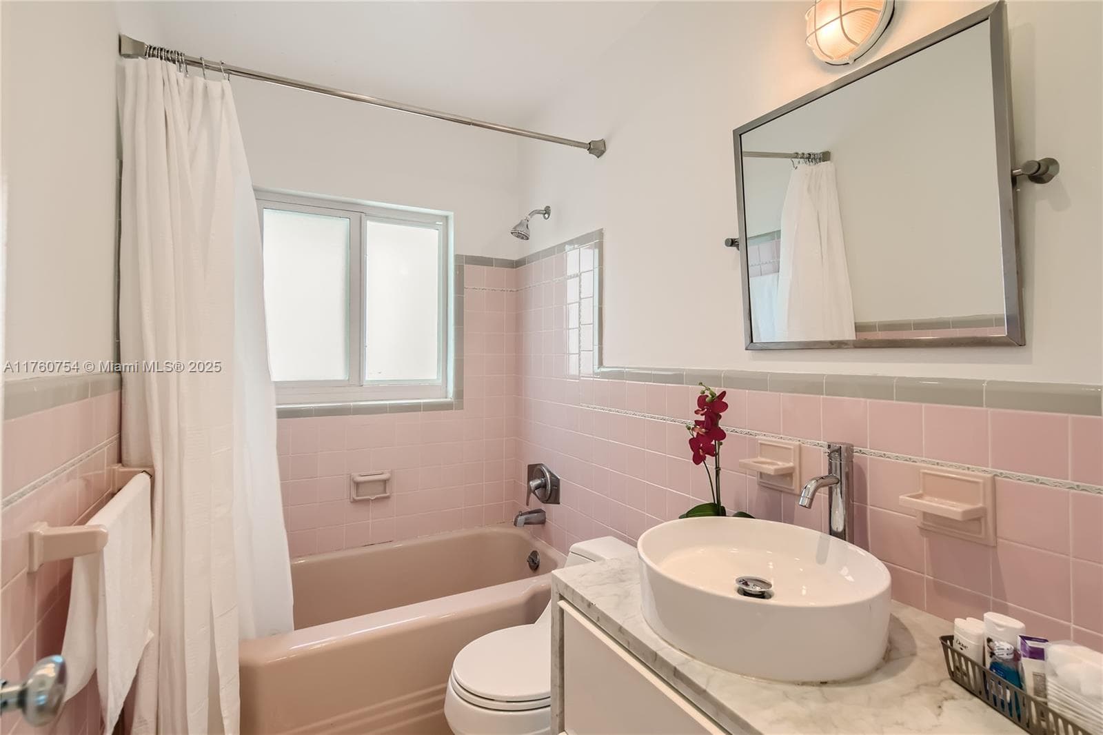 2nd bathroom has tub