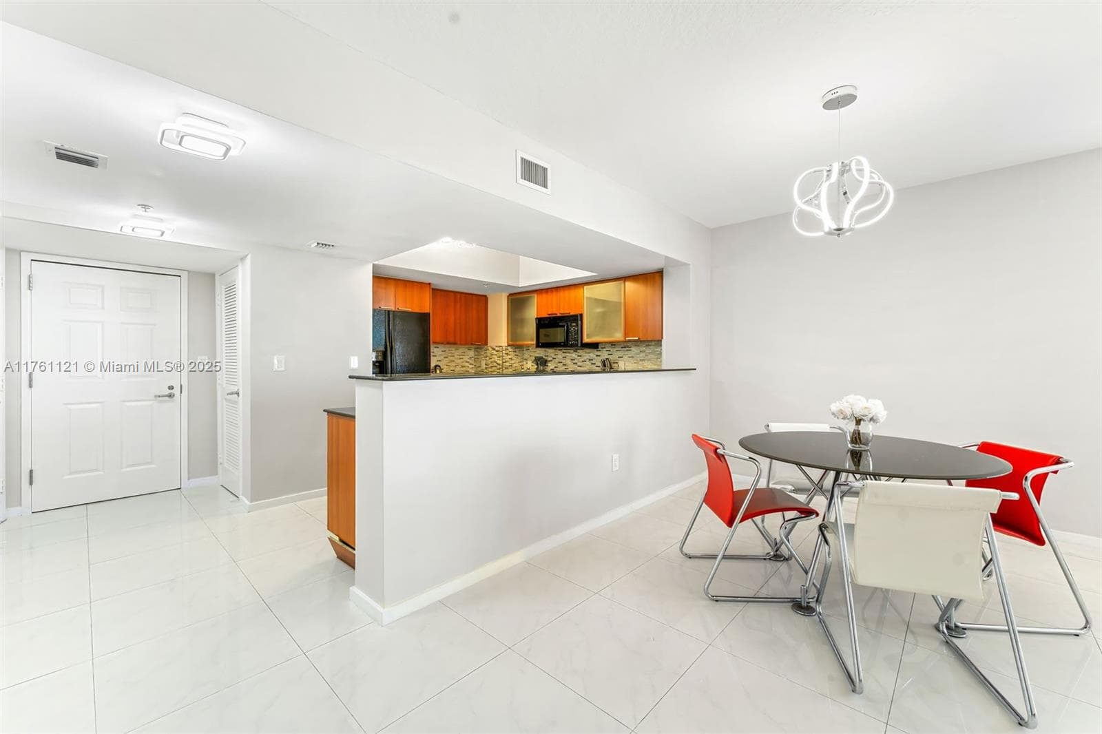 La Perla · #2810 in Sunny Isles Beach - Photo 2