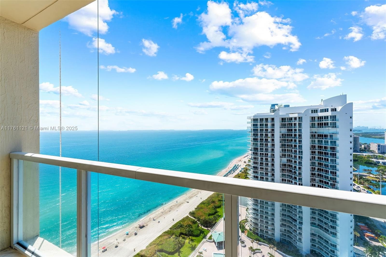 La Perla · #2810 in Sunny Isles Beach - Photo 6