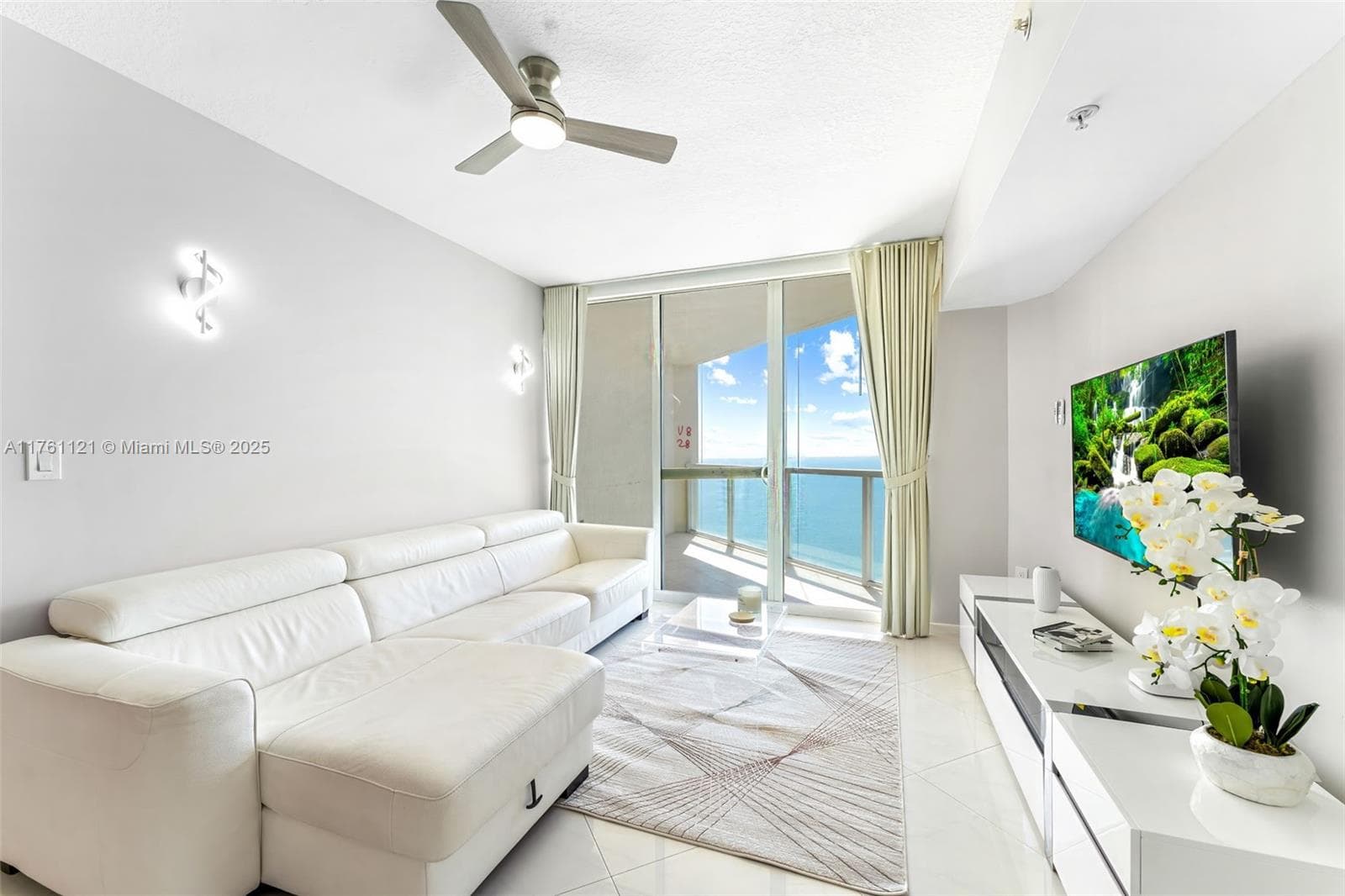 La Perla · #2810 in Sunny Isles Beach - Photo 1