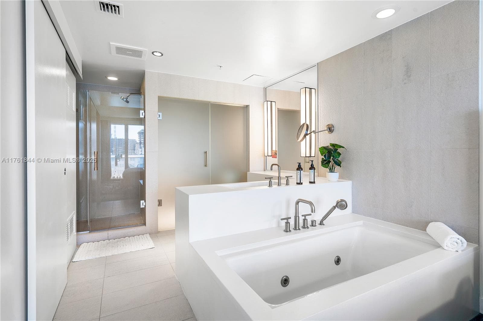 FORT LAUDERDALE RESIDENCE · #1505 in Fort Lauderdale - Photo 18