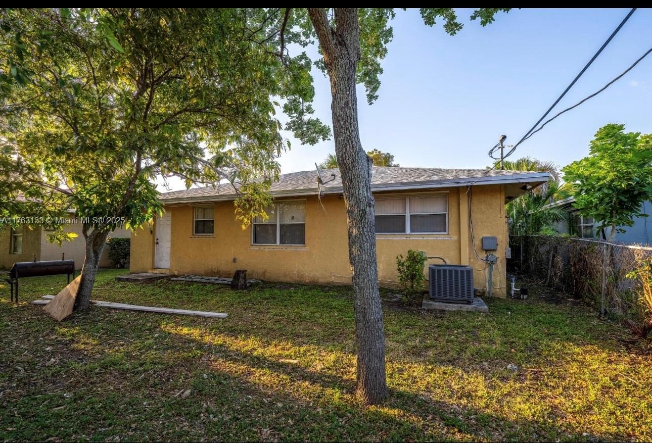 2855 NW 7th St photo 17