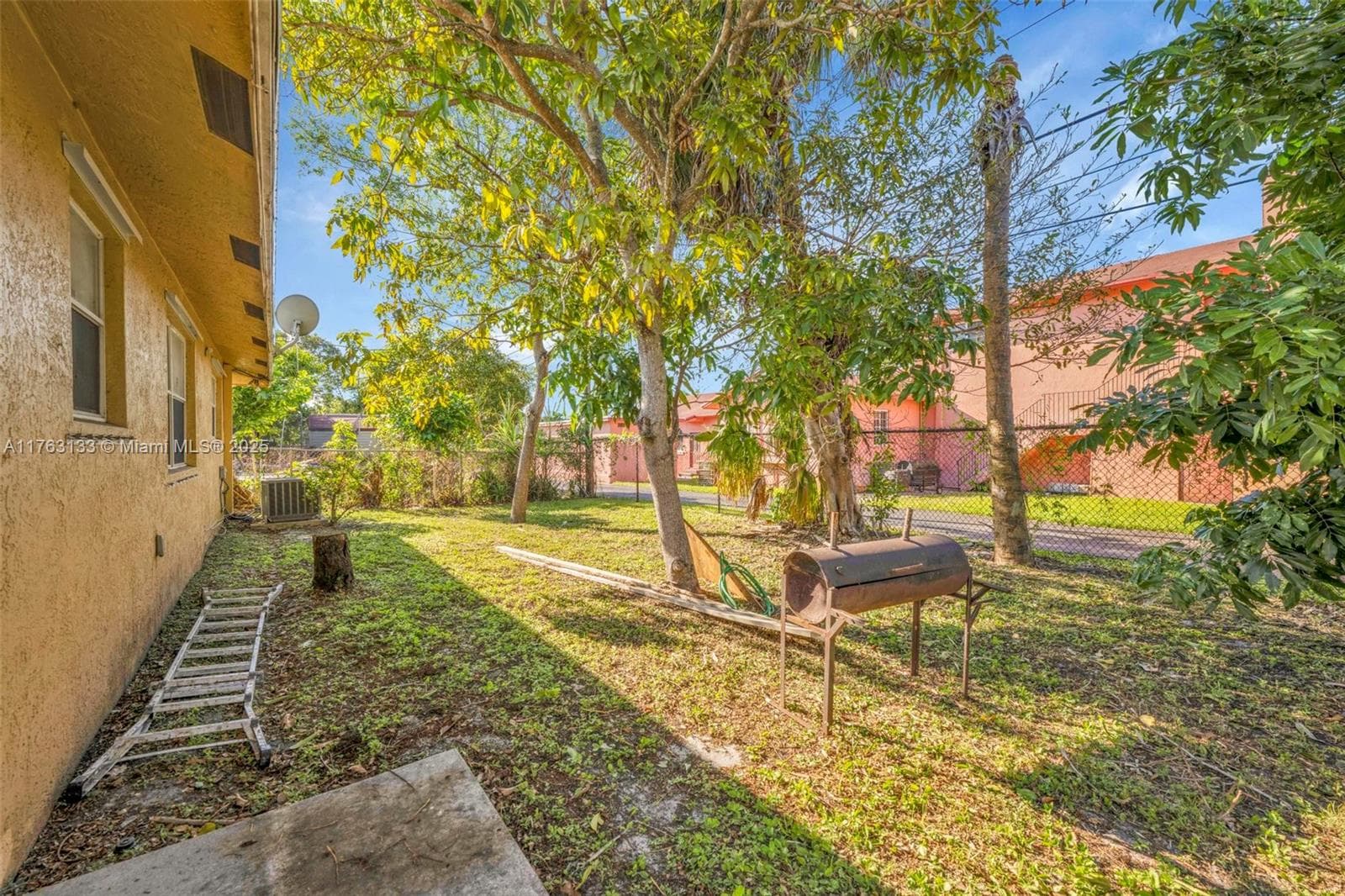 2855 NW 7th St photo 12