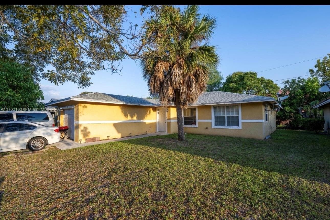 2855 NW 7th St photo 21