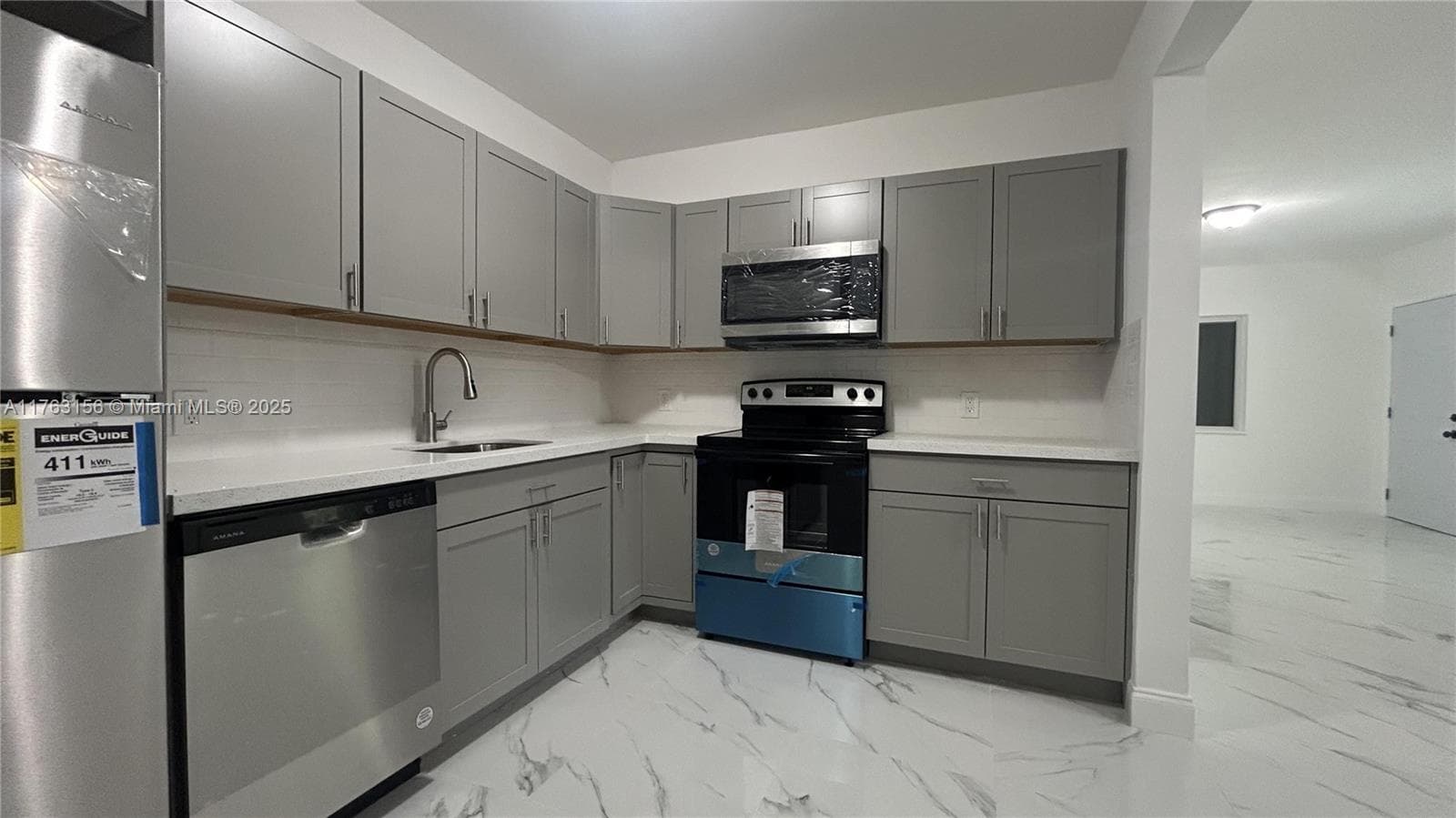 205 Seaman Ave photo 13