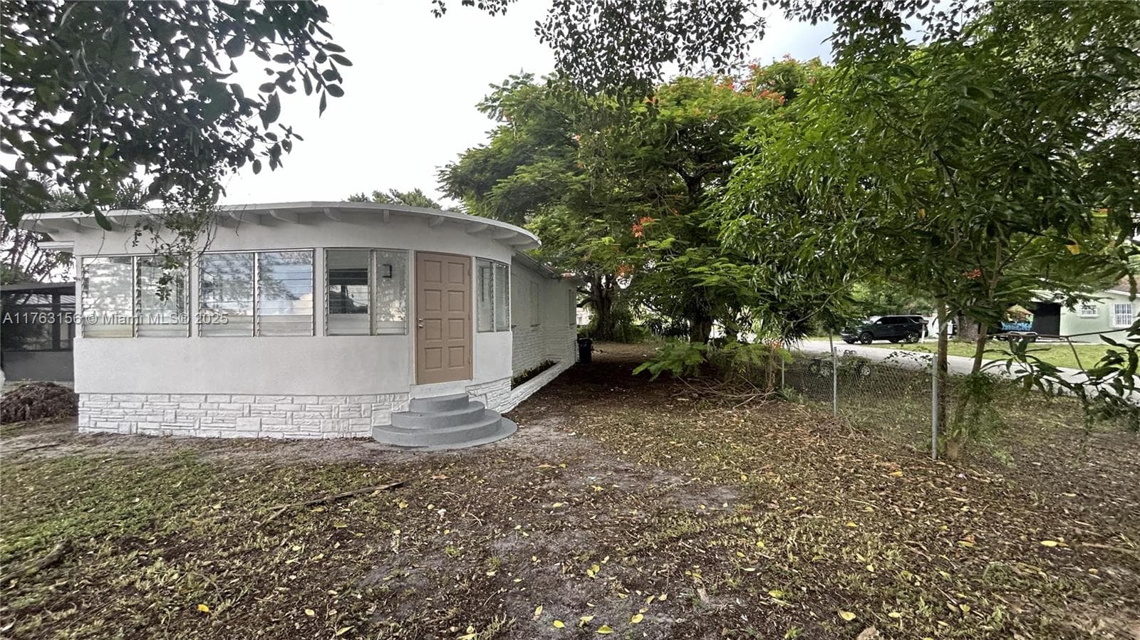 205 Seaman Ave photo 16