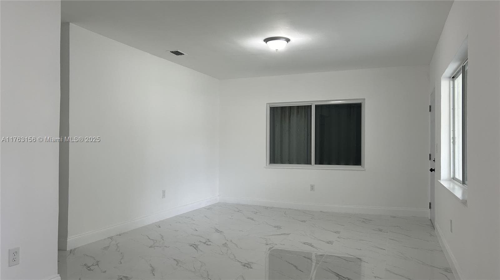 205 Seaman Ave photo 26