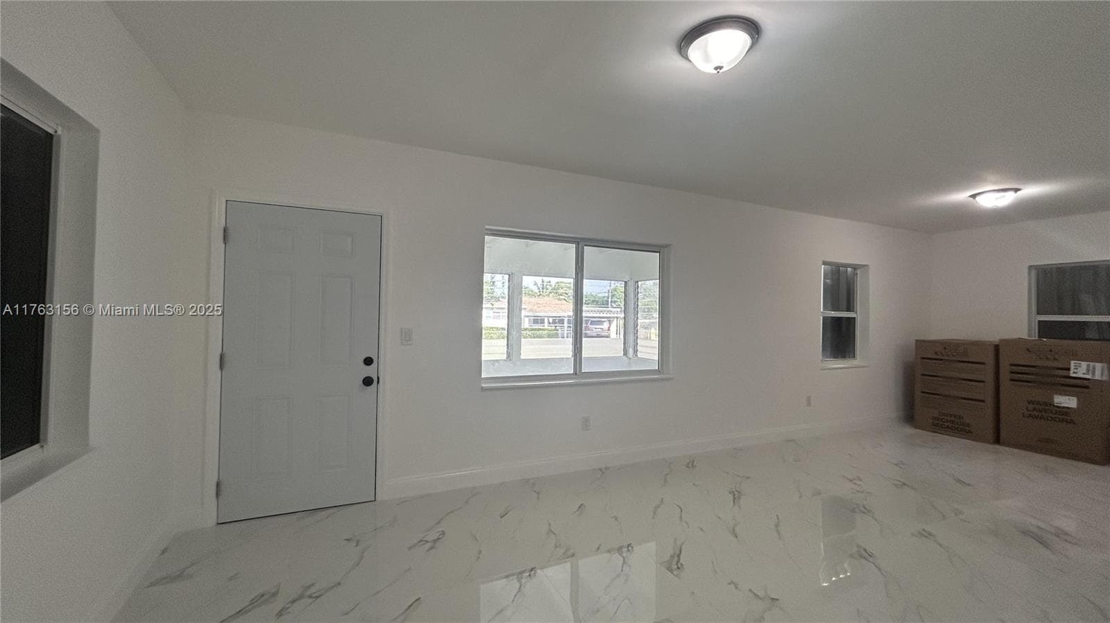 205 Seaman Ave photo 7