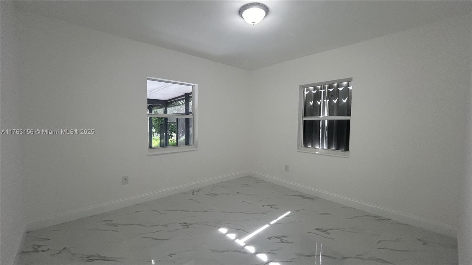 205 Seaman Ave photo 8