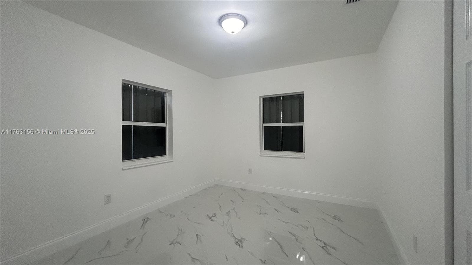 205 Seaman Ave photo 25