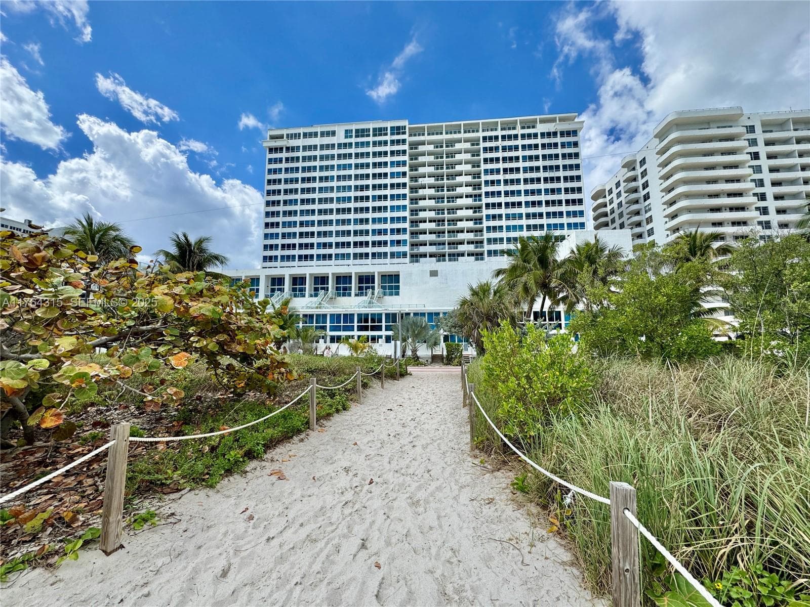 Castle Beach Club · #TH-11 in Miami Beach - Photo 3