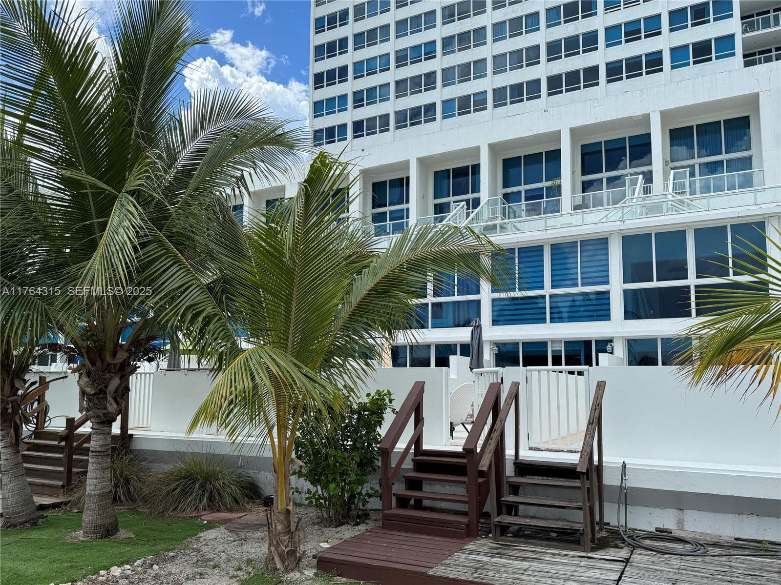 Castle Beach Club · #TH-11 in Miami Beach - Photo 5