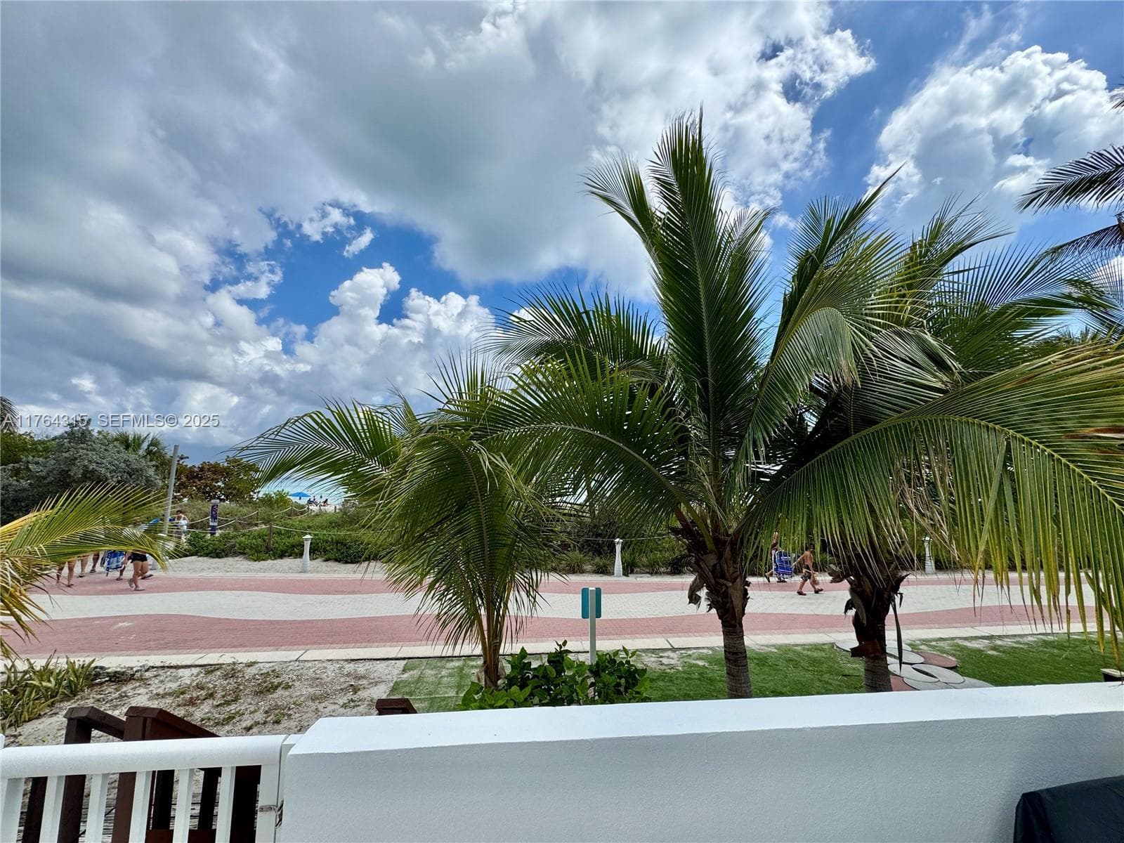 Castle Beach Club · #TH-11 in Miami Beach - Photo 8