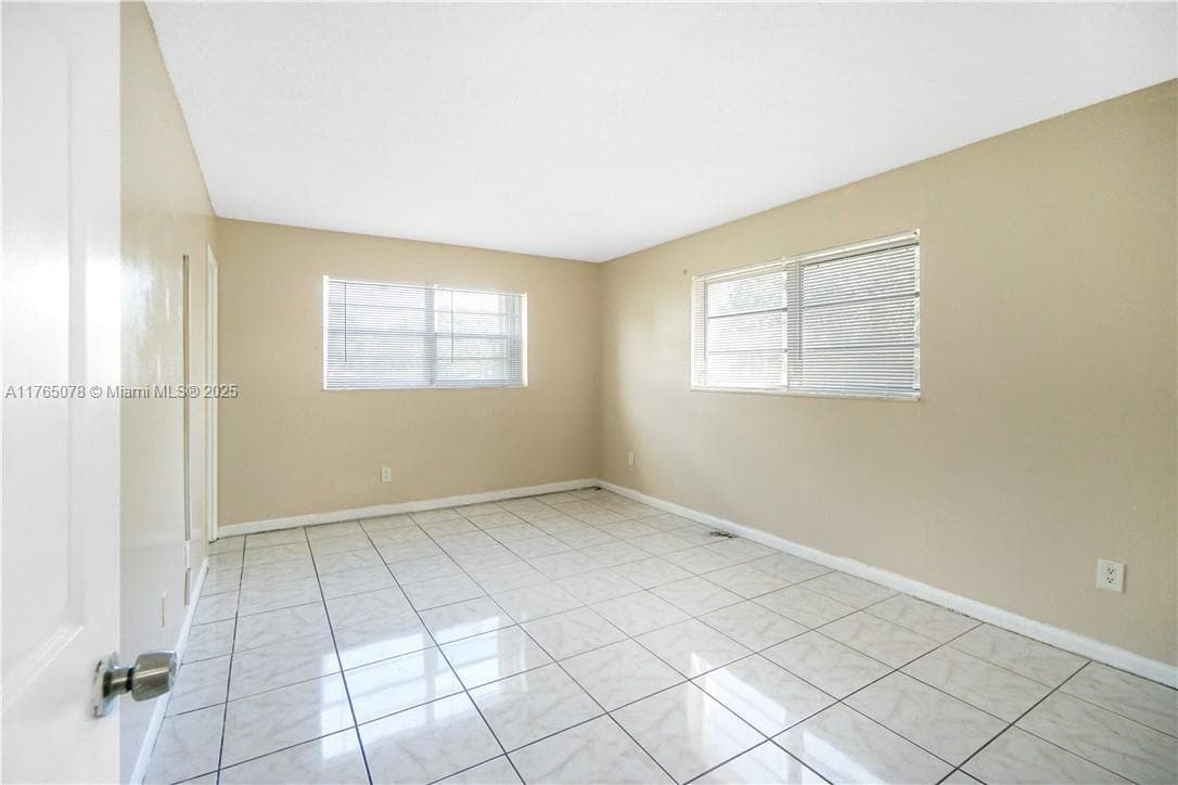 Ola Condominium · #D111 in Miami - Photo 11