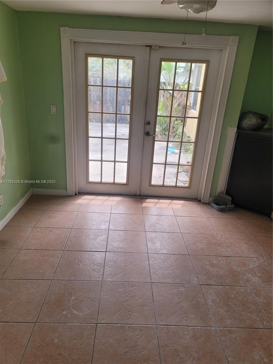 1244 NW 7th Ave photo 23