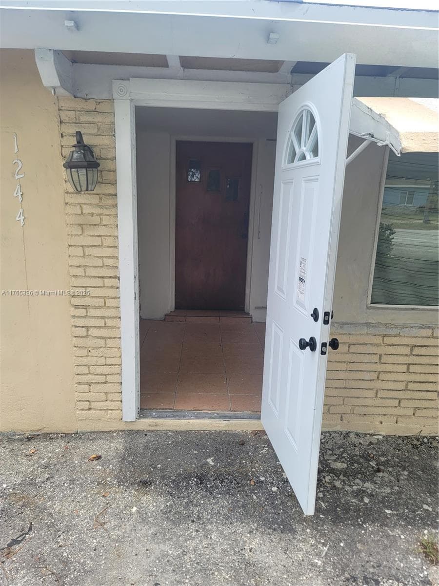 1244 NW 7th Ave photo 31