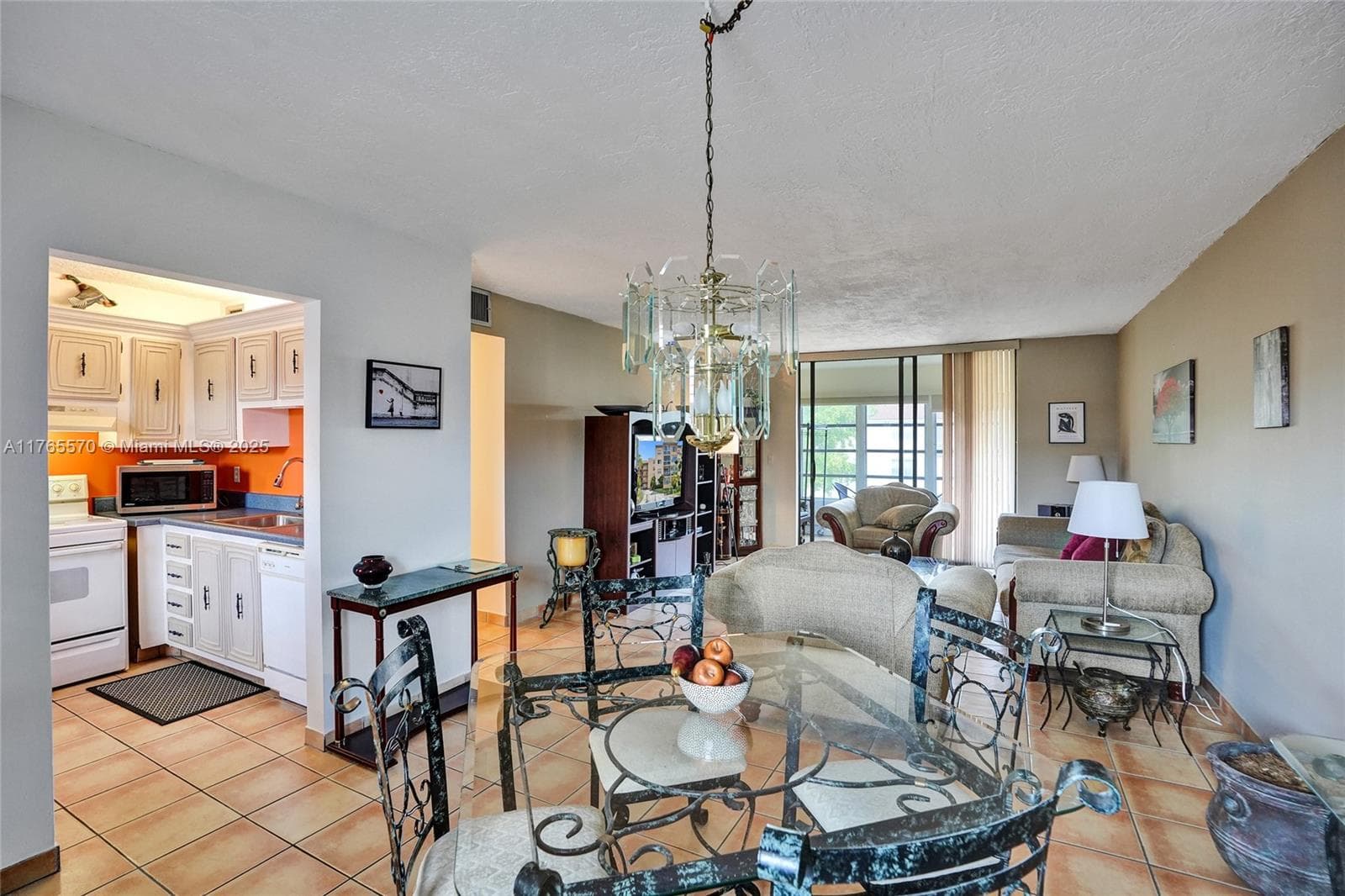 Somerset · #405 in Lauderdale Lakes - Photo 9