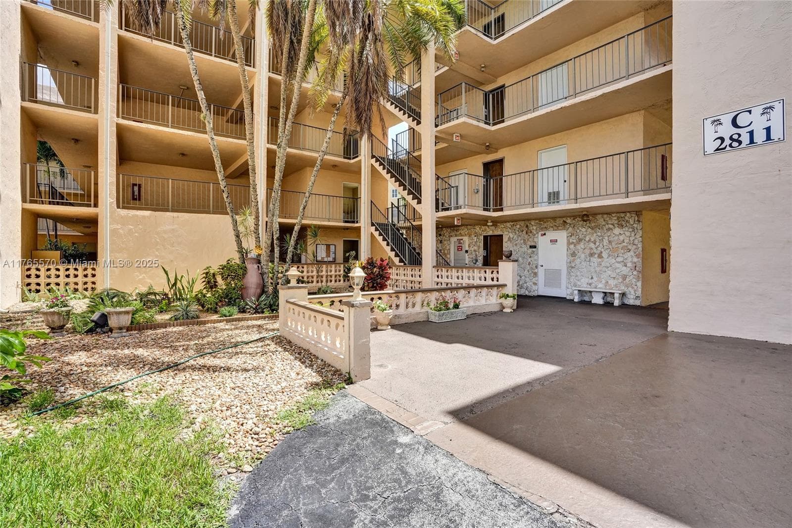 Somerset · #405 in Lauderdale Lakes - Photo 30