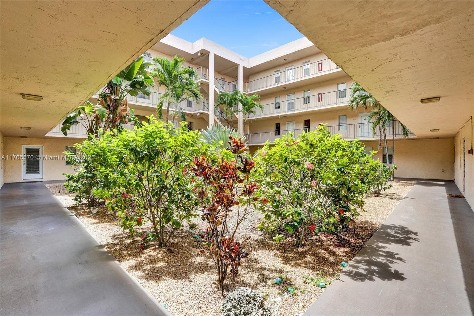 Somerset · #405 in Lauderdale Lakes - Photo 29