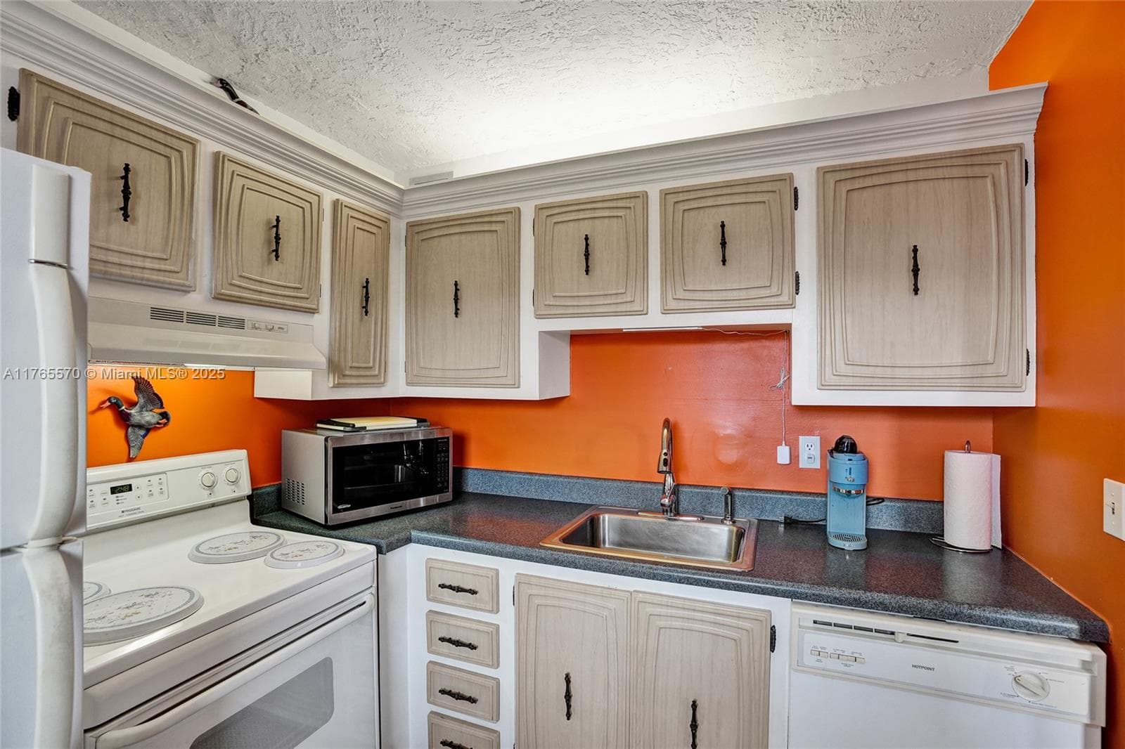 Somerset · #405 in Lauderdale Lakes - Photo 8