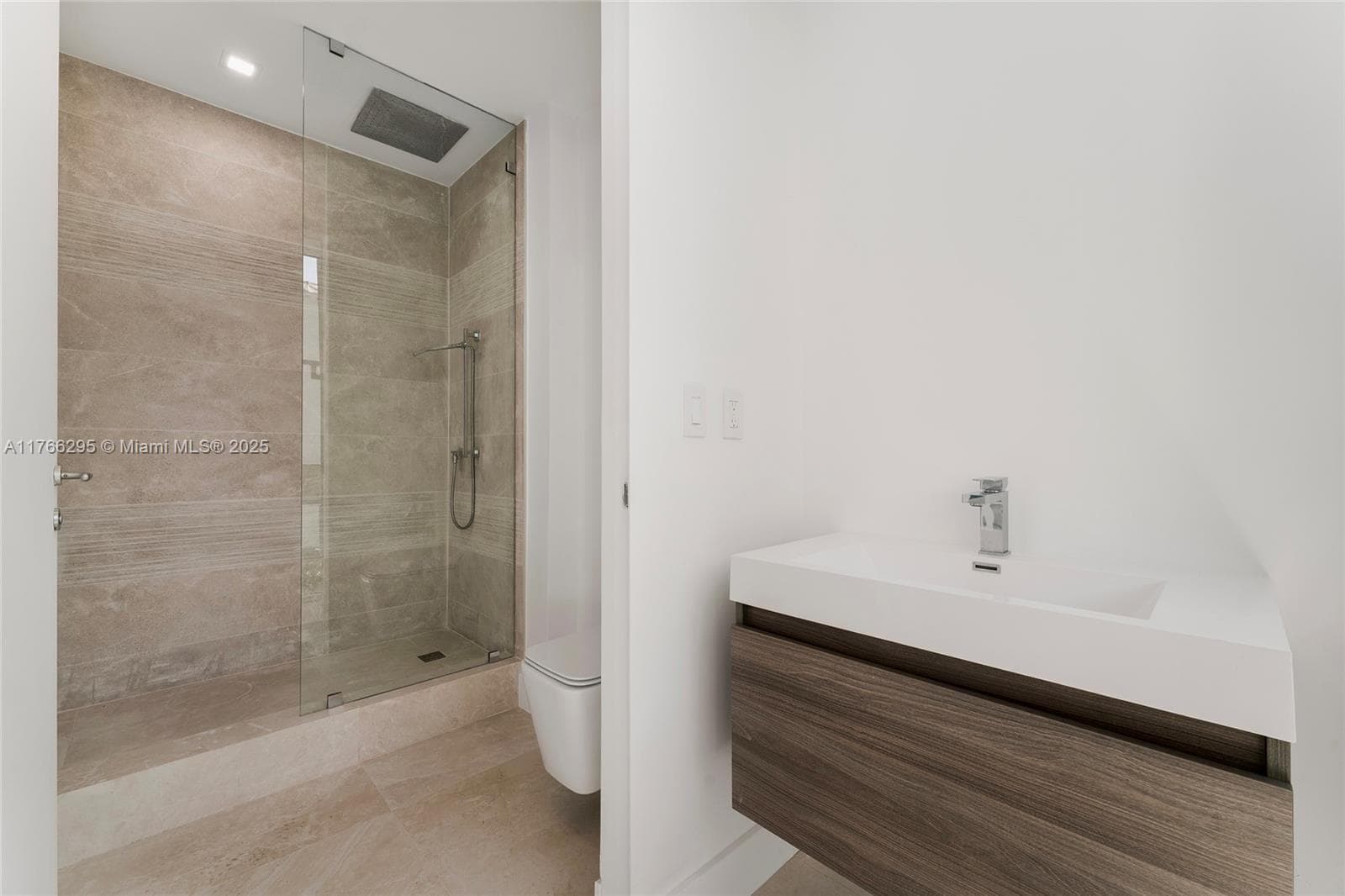 1250 N Venetian Way photo 30