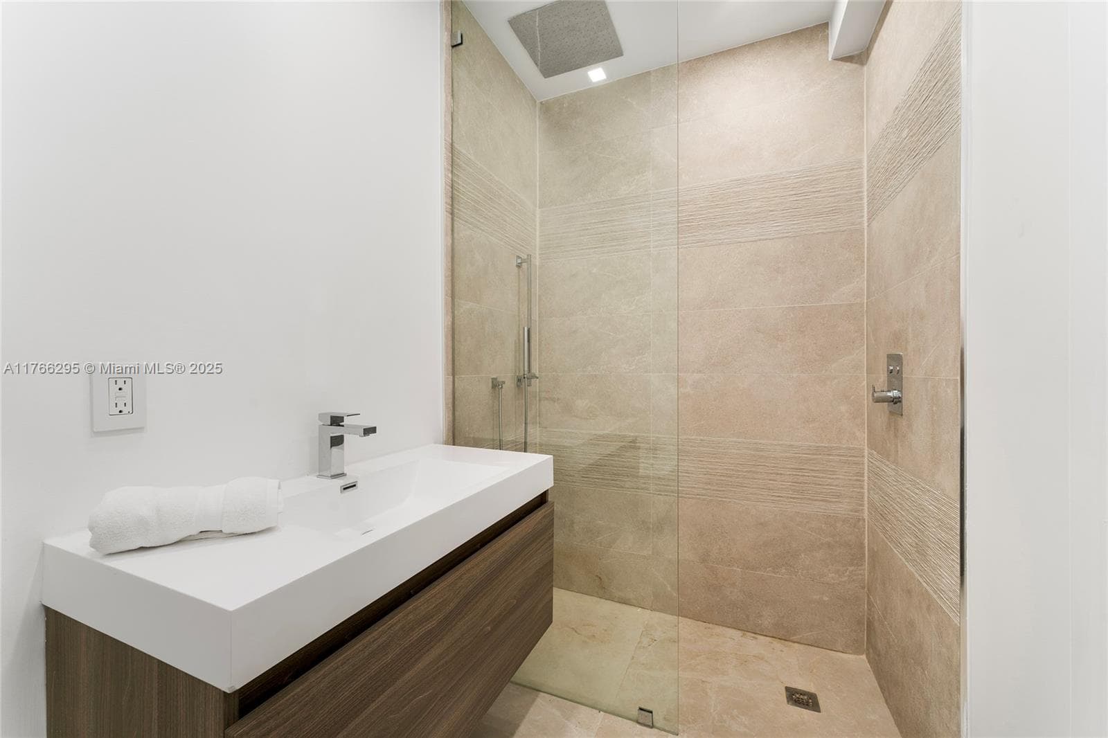 1250 N Venetian Way photo 41