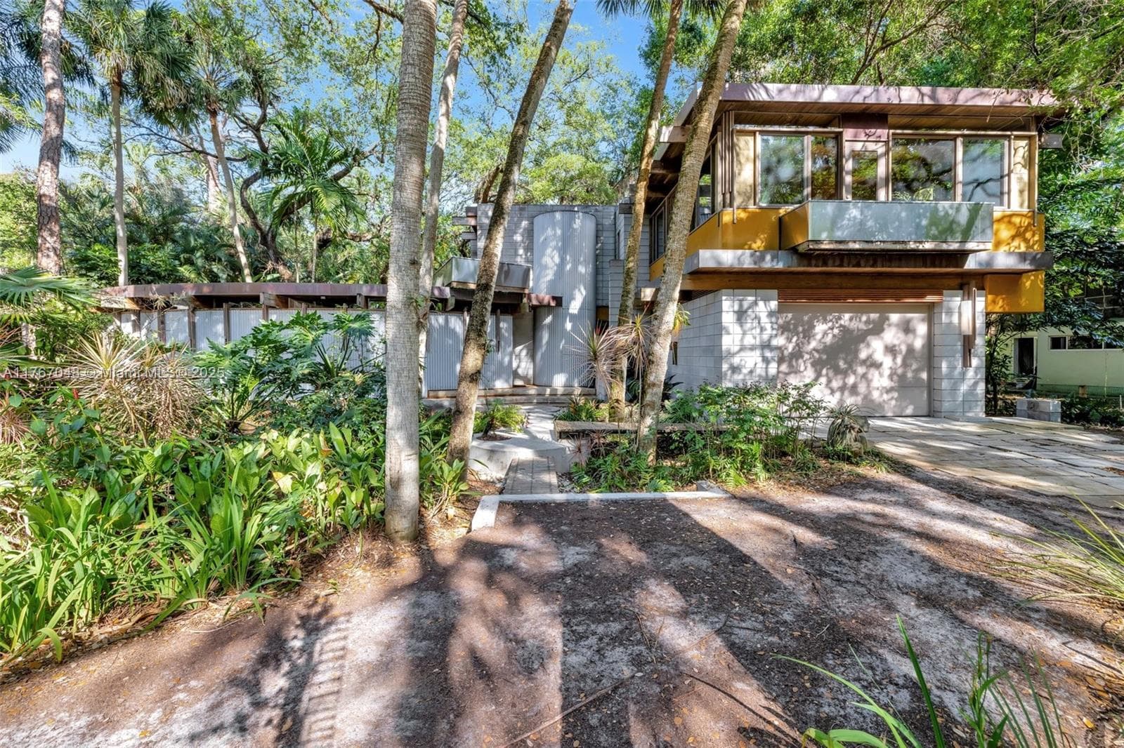 2410 SW 29th Way photo 4