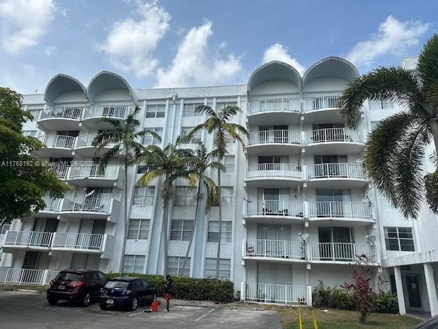 Montecarlo Condo · #A-415 in Miami - Photo 2
