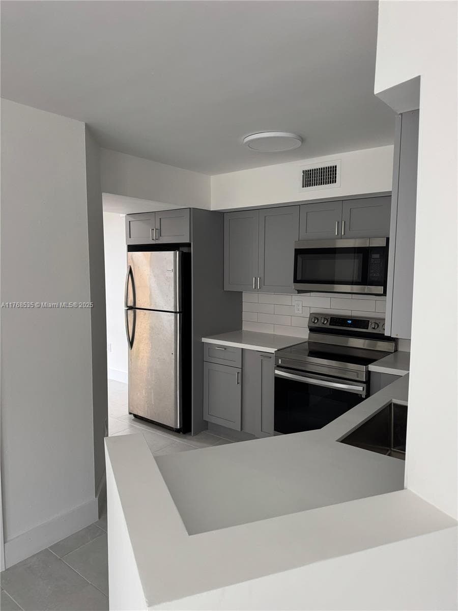 Unniversity Inn Condomini · #2209 in Coral Gables - Photo 1