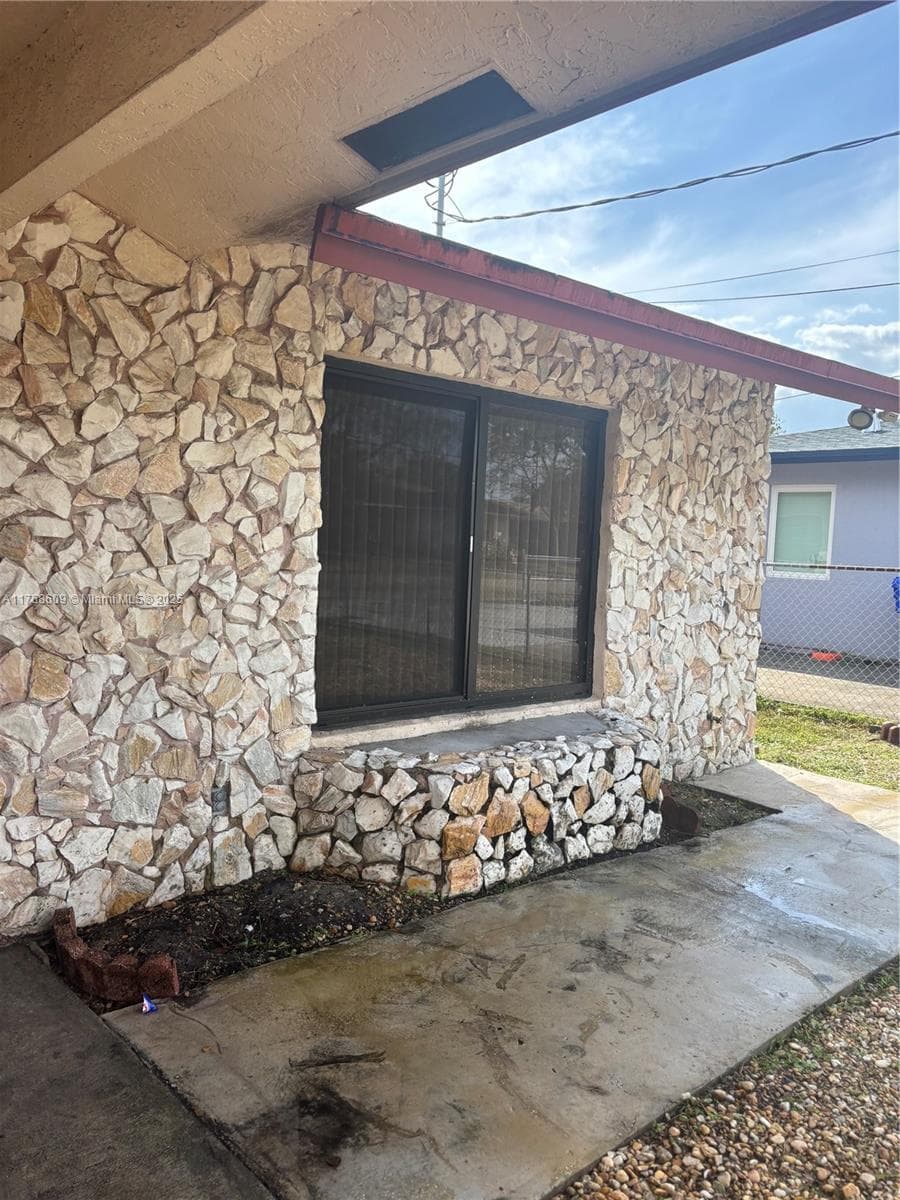 5416 Flagler St photo 2